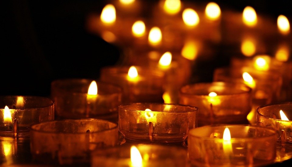 Fairy Lights That Transform Bedroom Decor