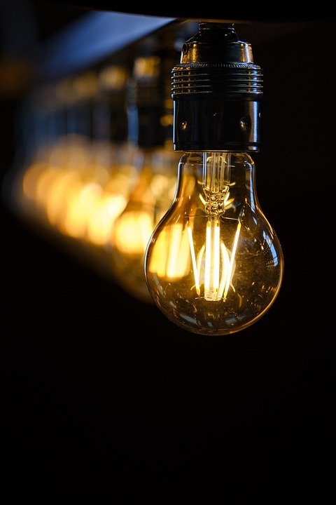 LED vs Incandescent Decorative Lights: Pros and Cons