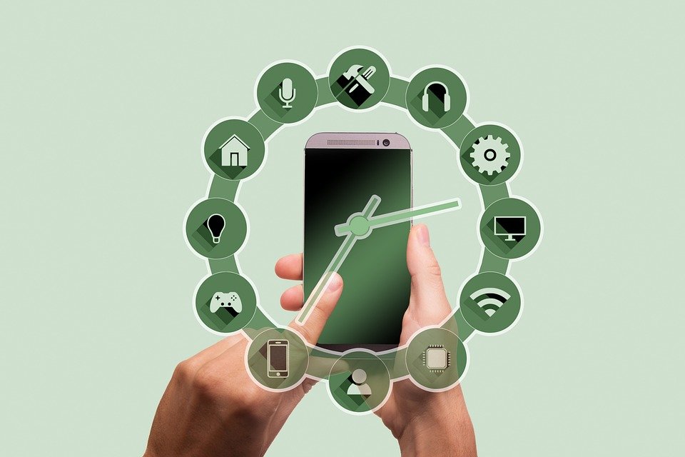 Voice-Controlled Smart Lighting: Is It Worth It?