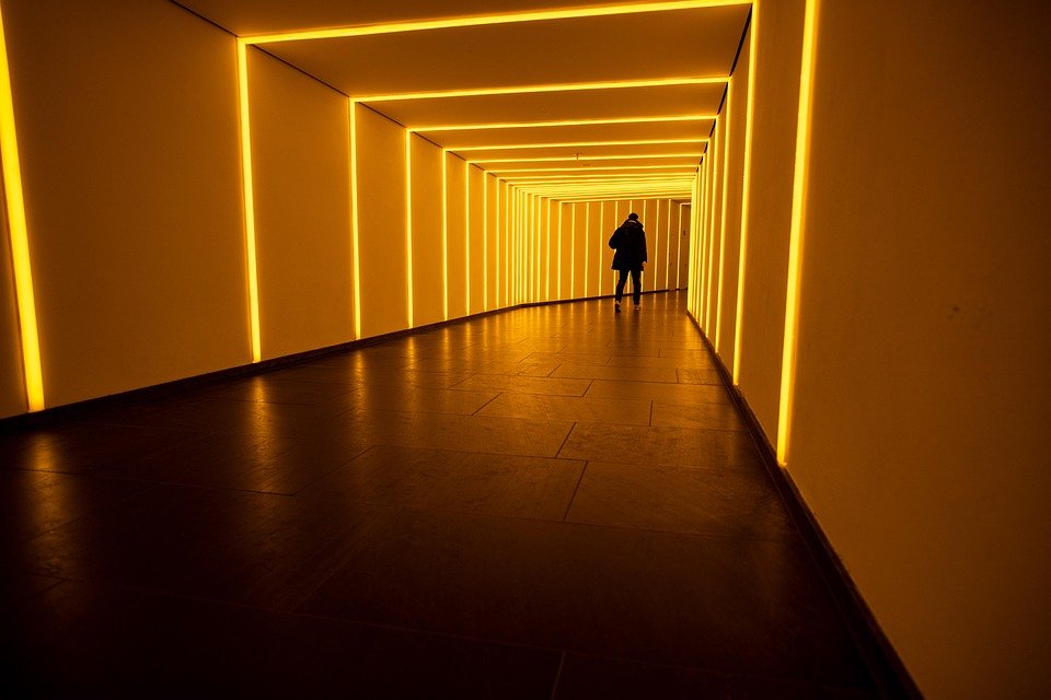 Wi-Fi vs Bluetooth Smart Lights: Which Should You Choose?